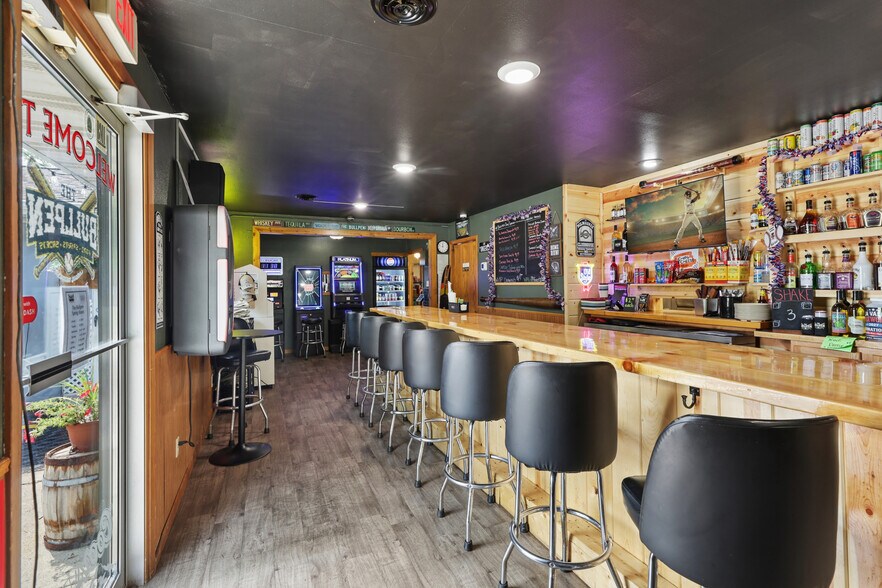 More Photos Of 309 Trail St, La Valle Restaurant For Sale