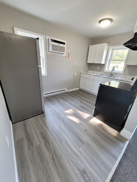 More Photos Of 1351 Iowa Ave SE, Huron Apartments For Sale