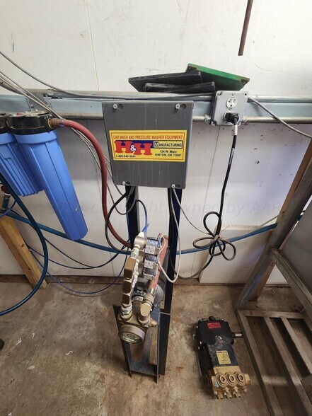 More Photos Of 2001 E Oklahome Ave, Wheeler Carwash For Sale