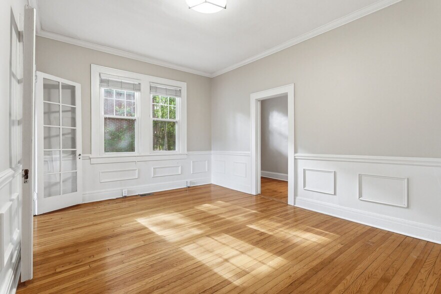 More Photos Of 916 Bromley Rd, Charlotte Apartments For Sale