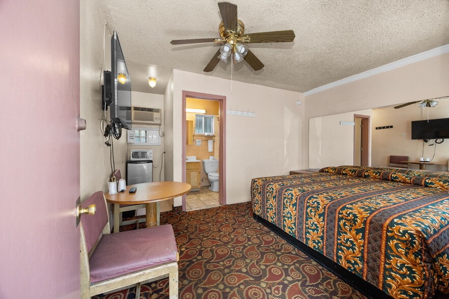 More Photos Of 451 E Vernon Ave, Los Angeles Hotel For Sale