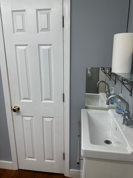 More Photos Of 705 Main St, Hyannis General Retail For Sale