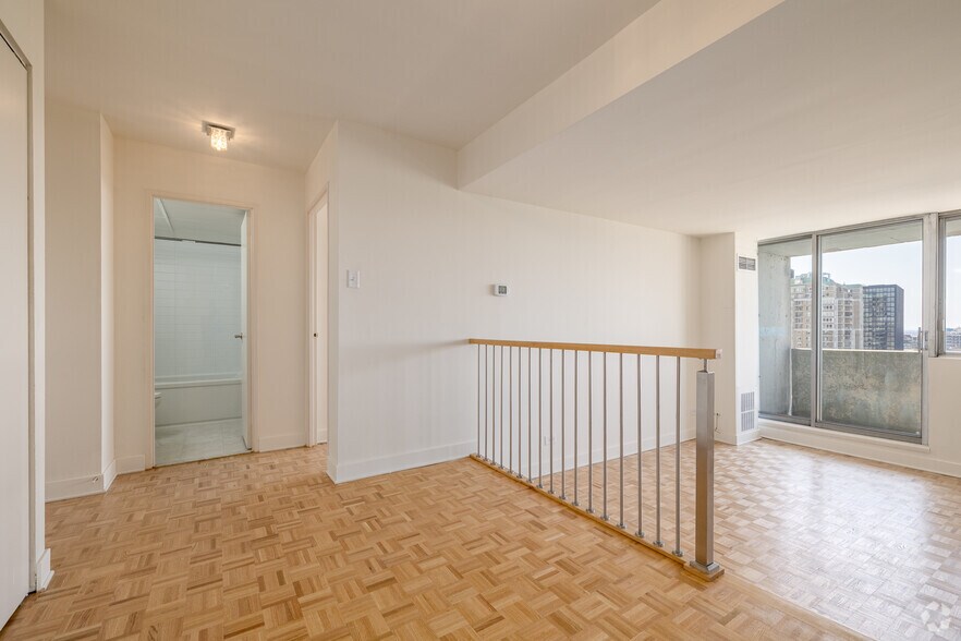 More Photos Of 2021 Av Atwater, Montréal Apartments For Lease
