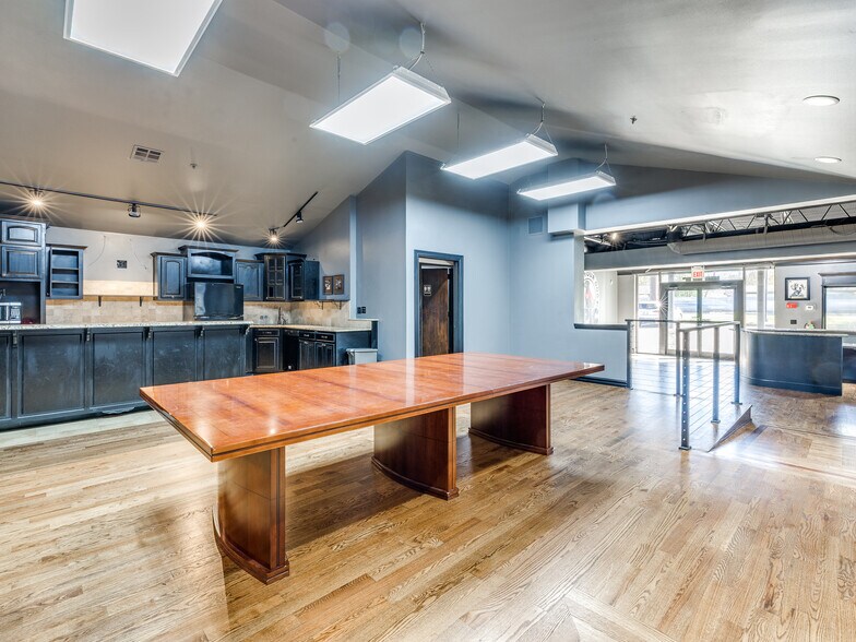 More Photos Of 11367 E 61st St, Broken Arrow Manufacturing For Lease