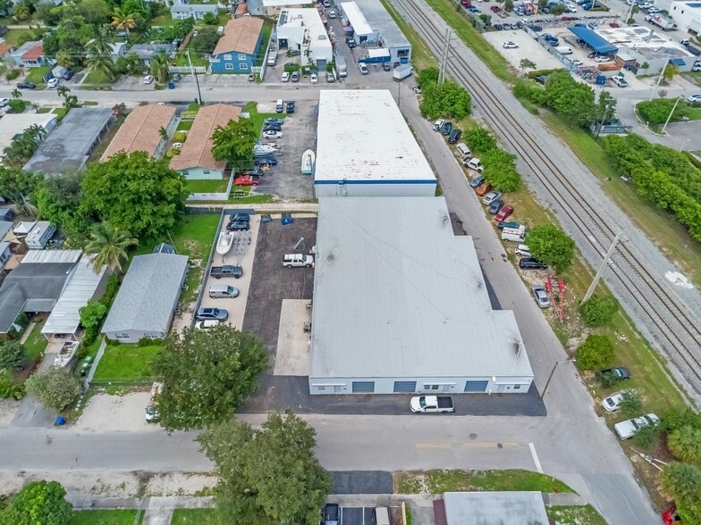More Photos Of 201-215 SW 21st St, Fort Lauderdale Warehouse For Lease