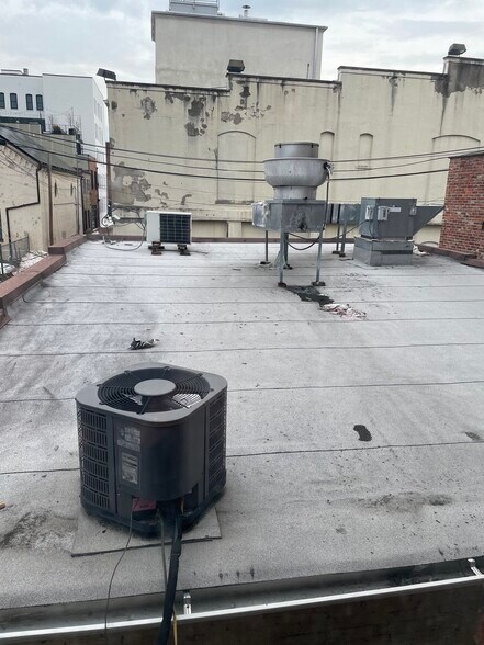 More Photos Of 1314 9th St NW, Washington Freestanding For Lease