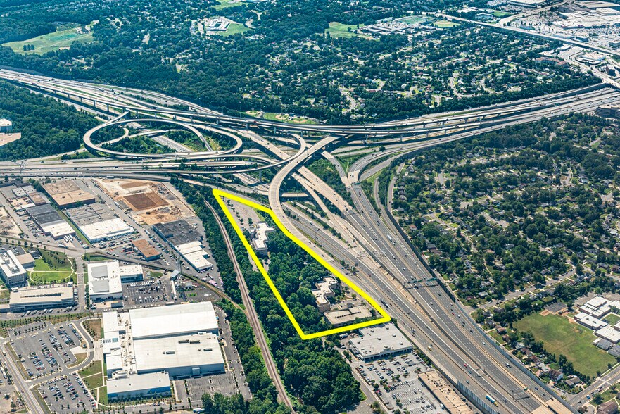 More Photos Of 6800 Versar Ctr, Springfield Office For Sale