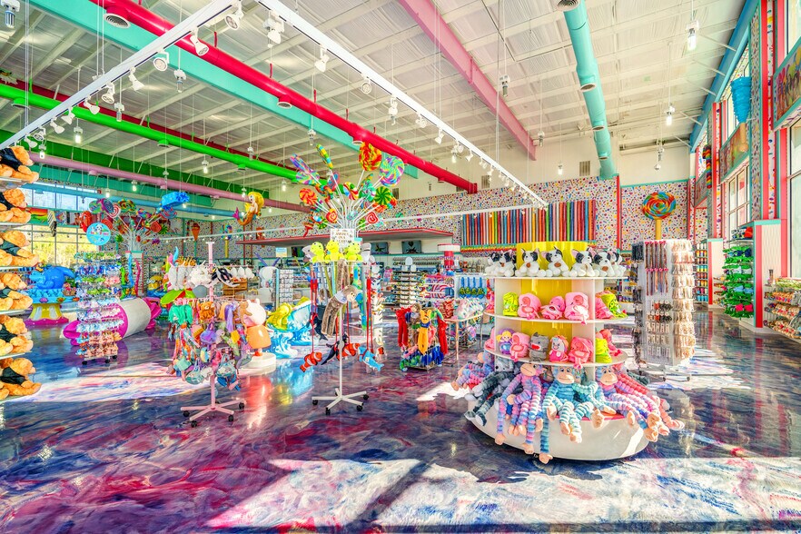 More Photos Of 4831 S Kings Hwy, Myrtle Beach Freestanding For Sale