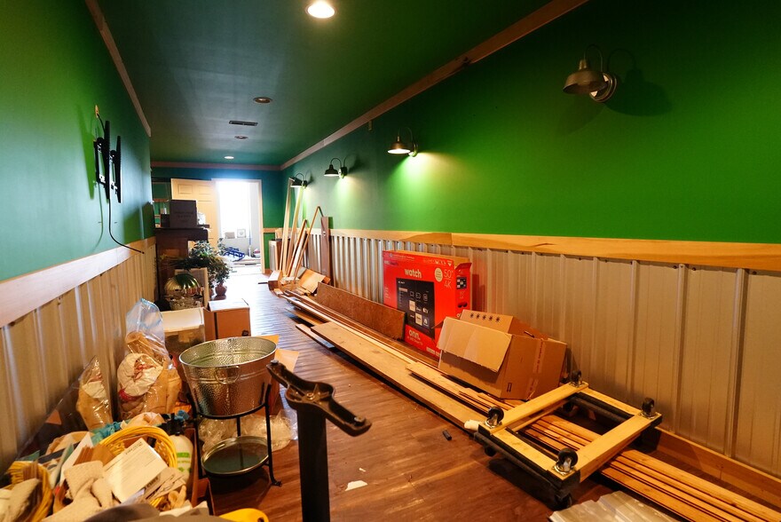 More Photos Of 101 Court Sq, Abbeville Restaurant For Sale