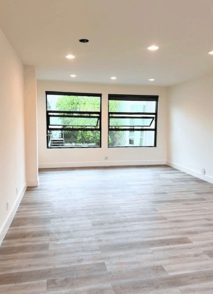 More Photos Of 11950-11958 San Vicente Blvd, Los Angeles Office For Lease