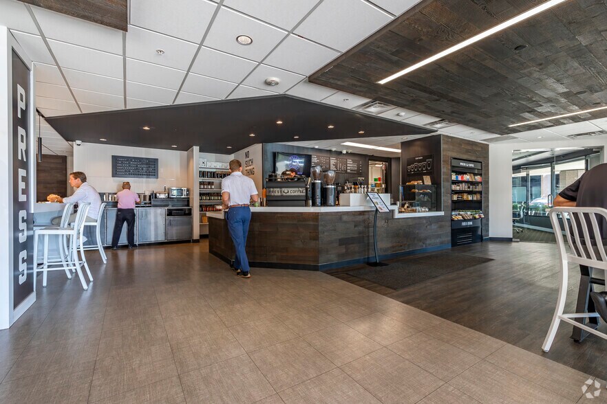 More Photos Of 2398 E Camelback Rd, Phoenix Unknown For Lease