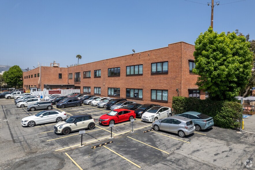 1149 N Gower St, Los Angeles, CA 90038 Office For Lease