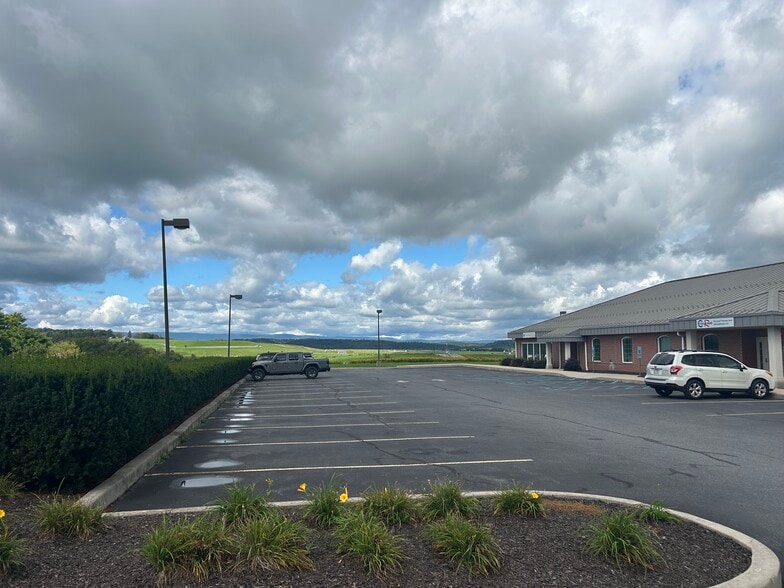More Photos Of 5 Corporate Dr, Bedford Office For Lease