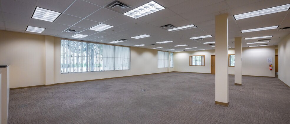 More Photos Of 5744 268th St, Langley Twp Warehouse For Lease