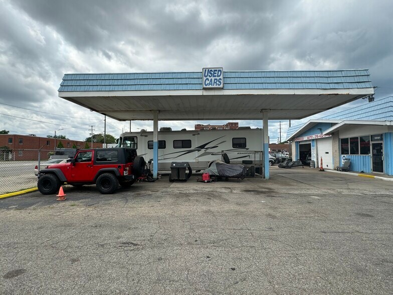 More Photos Of 3991 Superior Ave, Cleveland Auto Repair For Sale