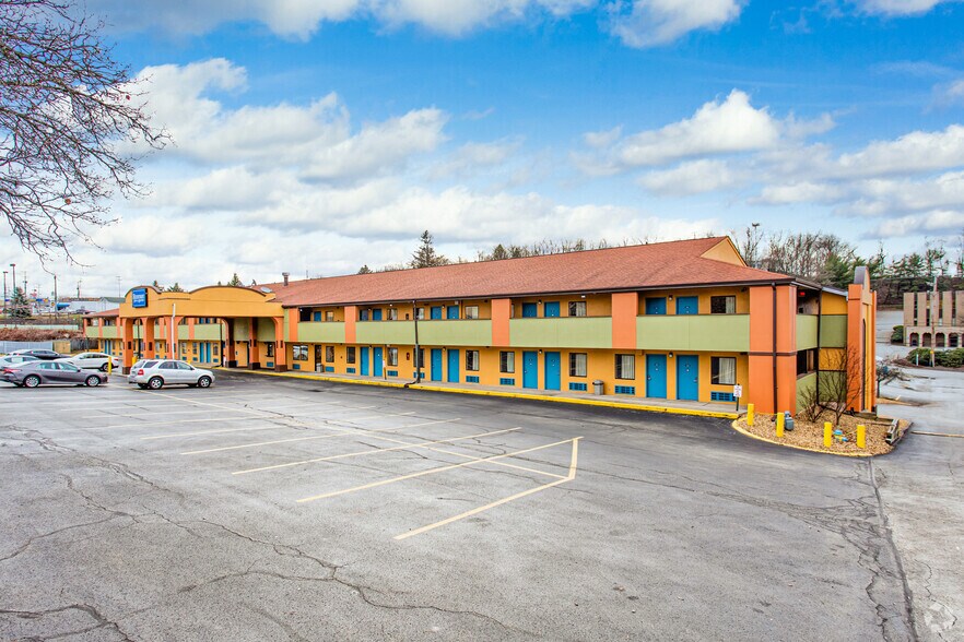 Primary Photo Of 2727 Mosside Blvd, Monroeville Hotel For Sale
