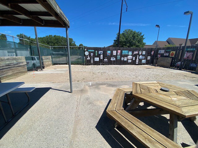 More Photos Of 1803 Main St, Green Bay Bar For Sale