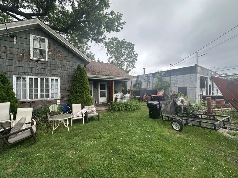 More Photos Of 6530 Broadway St, Lancaster General Retail For Sale