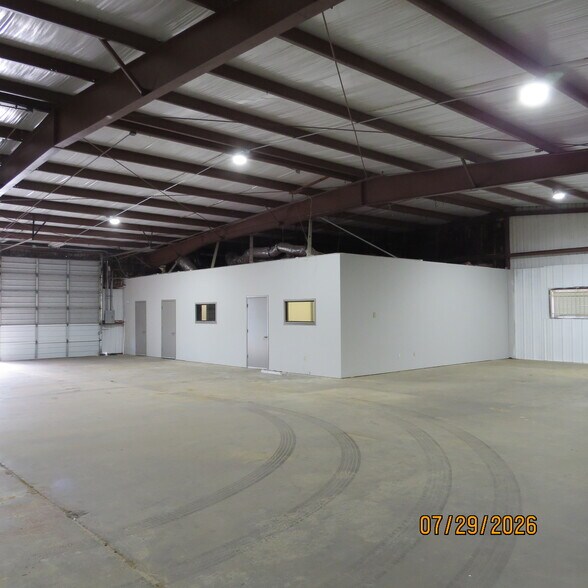 More Photos Of 5710 Clarewood Dr, Houston Warehouse For Lease