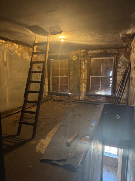 More Photos Of 225 E Main St, Madison Industrial For Sale