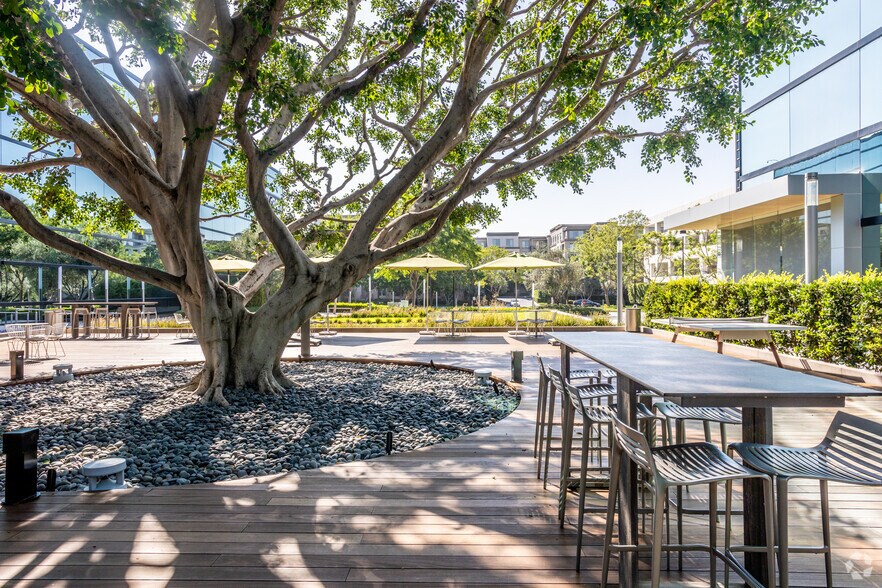 More Photos Of 3351 Michelson Dr, Irvine Unknown For Lease