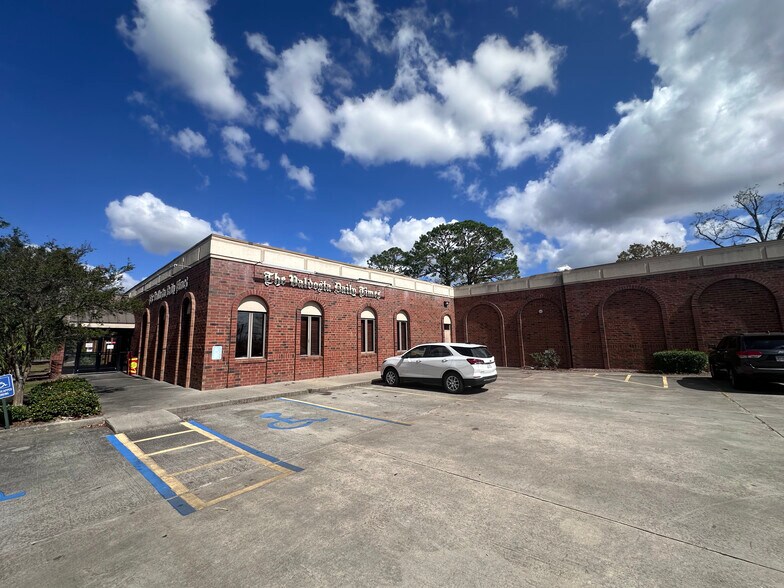 More Photos Of 201 N Troup St, Valdosta Office For Sale