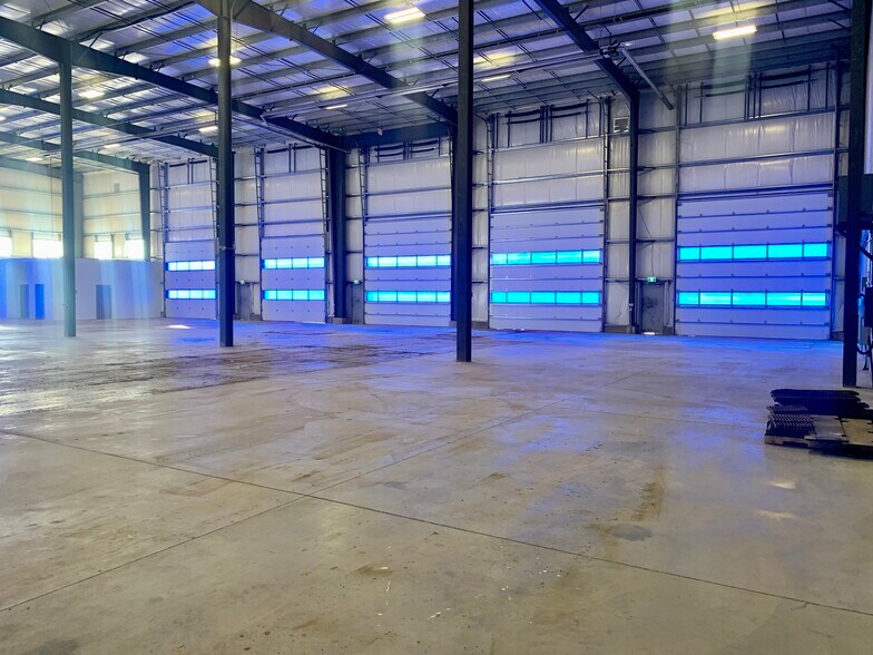 More Photos Of 20 Veenstra Dr, Red Deer County Warehouse For Lease