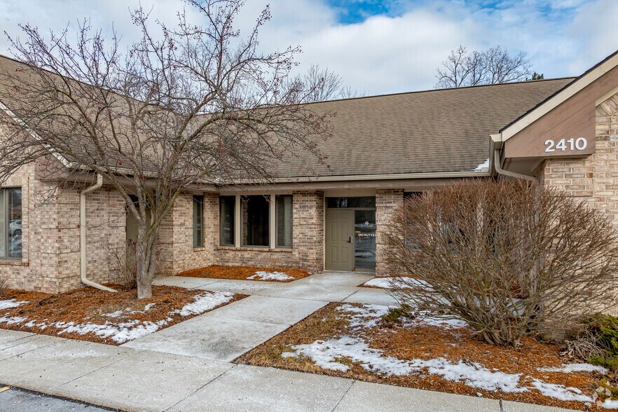 More Photos Of 2410 Woodlake Dr, Okemos Unknown For Lease