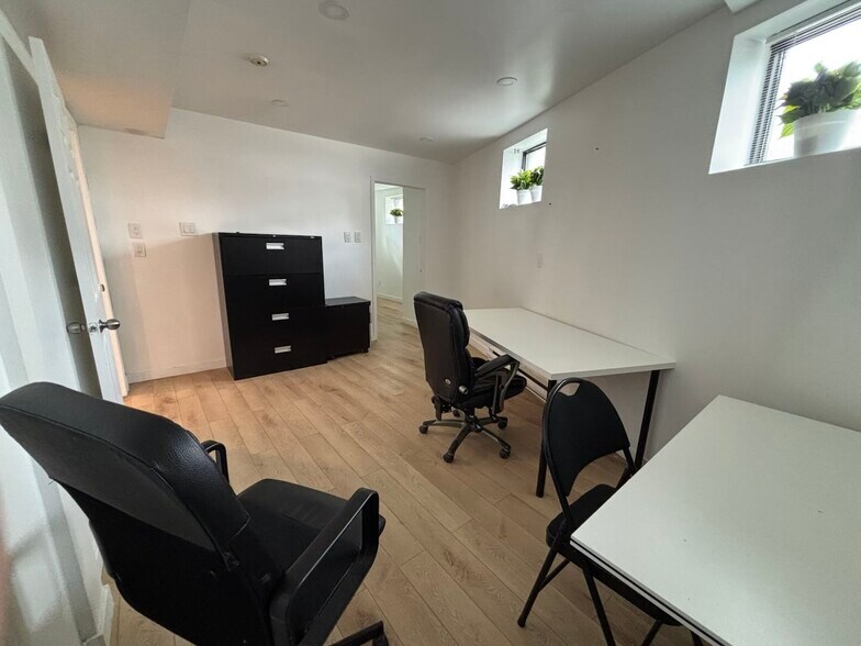 More Photos Of 7281 Boul Shaughnessy, Montréal Medical For Lease