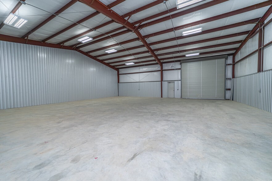 More Photos Of 7502 E State Highway 21, Bryan Warehouse For Lease