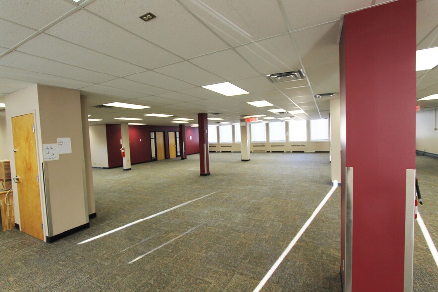More Photos Of 4909 50 St, Red Deer Office For Lease