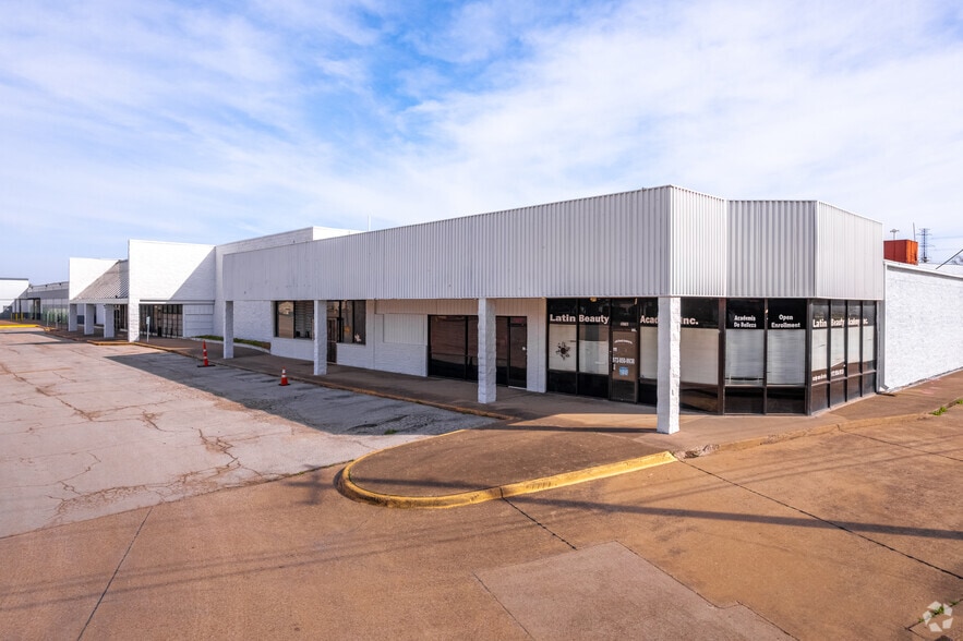 More Photos Of 10710-10724 Garland Rd, Dallas Supermarket For Lease
