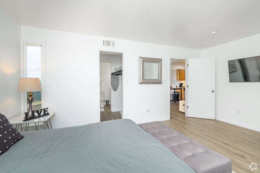 More Photos Of 4600 Twin Oaks Dr, Pensacola Apartments For Sale