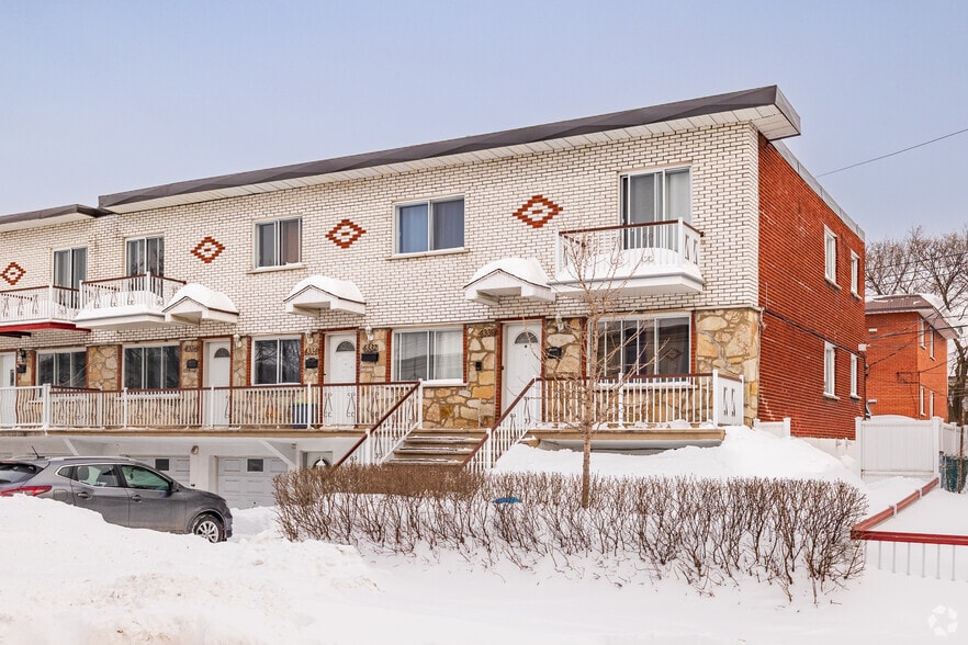 Primary Photo Of 4330-4336 Rue De Venise, Montréal Apartments For Sale