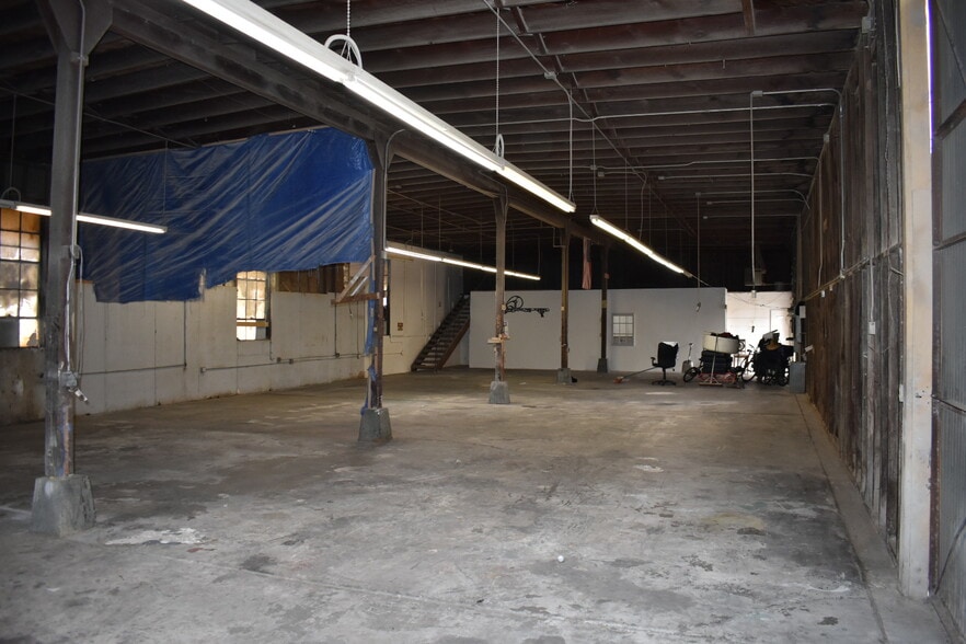 More Photos Of 6821 Suva St, Bell Gardens Warehouse For Lease