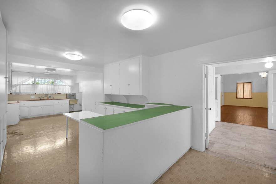 More Photos Of 1101 W Florence Ave, Los Angeles Religious Facility For Sale