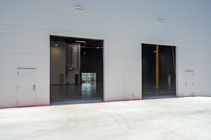 More Photos Of 2515 Birch St, Vista Warehouse For Lease