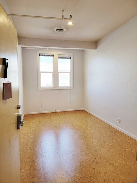 More Photos Of 862-864 Folsom St, San Francisco Flex For Sale