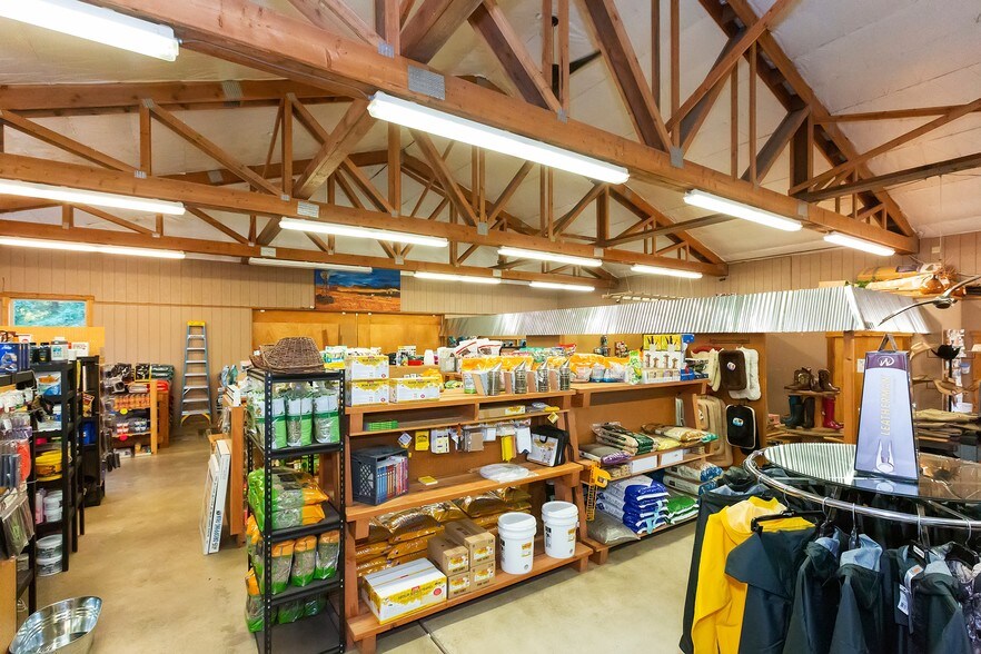 More Photos Of 461 NE Old Belfair Hwy, Belfair Storefront Retail Office For Sale