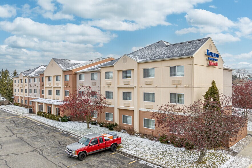 More Photos Of 3930 Stahl Dr SE, Grand Rapids Hotel For Sale