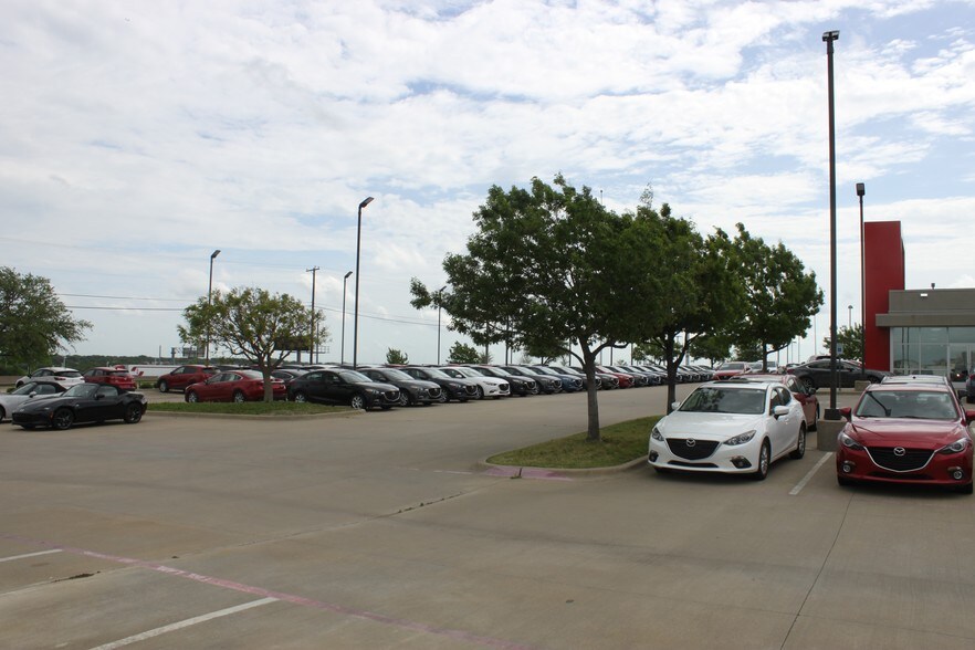 More Photos Of 39490 Lyndon B Johnson Fwy, Dallas Auto Dealership For Lease