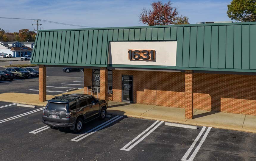 More Photos Of 456-476 Wythe Creek Rd, Poquoson General Retail For Sale