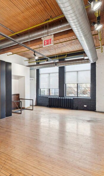 More Photos Of 183 Bathurst St, Toronto Office For Lease