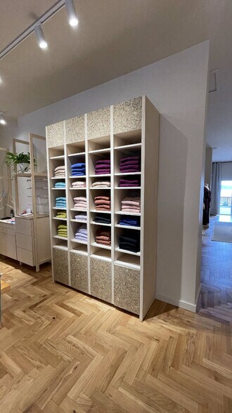 More Photos Of 666 Bridgeway, Sausalito General Retail For Sale