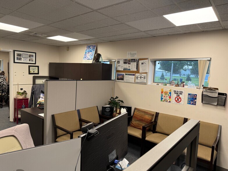 More Photos Of 70 Acorn Ln, Levittown Office For Sale