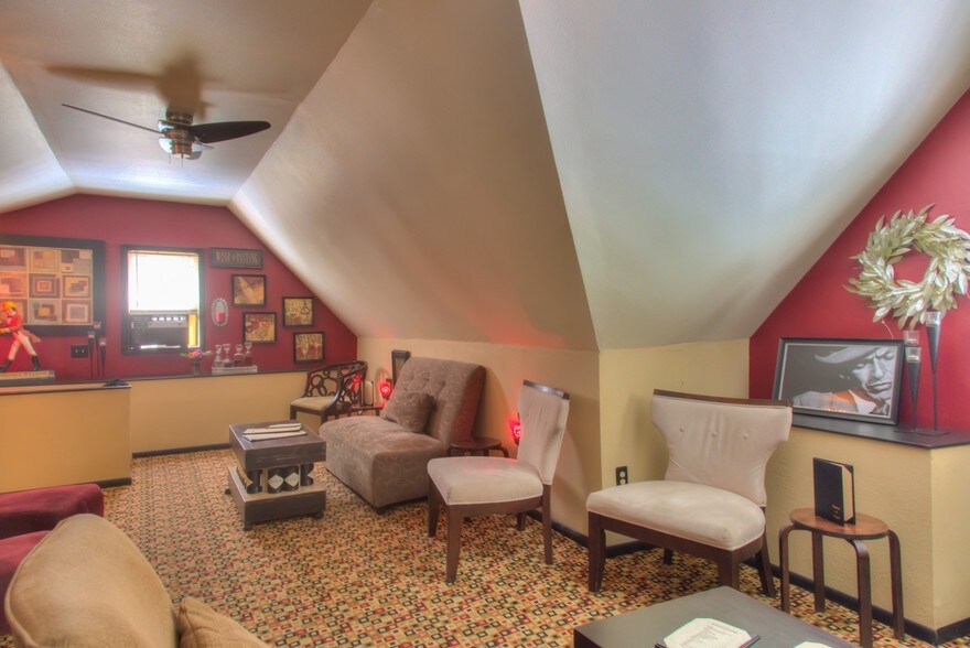 More Photos Of 218 N 100 W, Moab Restaurant For Sale