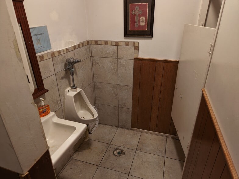 More Photos Of 1327 E Mauretania St, Wilmington Religious Facility For Sale