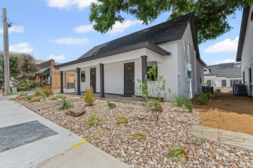 More Photos Of 189 Elm St, Lewisville Medical For Sale