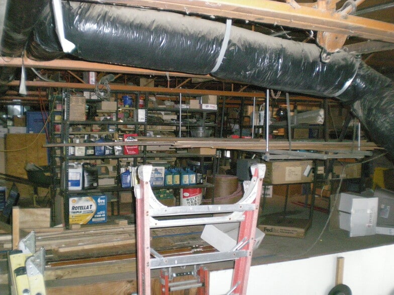 More Photos Of 12821 Capital St, Oak Park Warehouse For Sale
