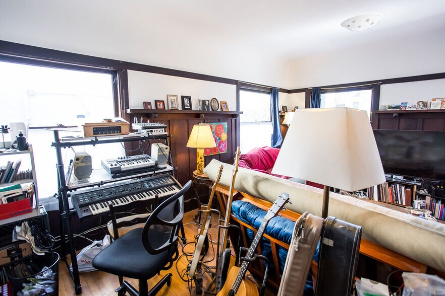 More Photos Of 219 John St, Oakland Apartments For Sale